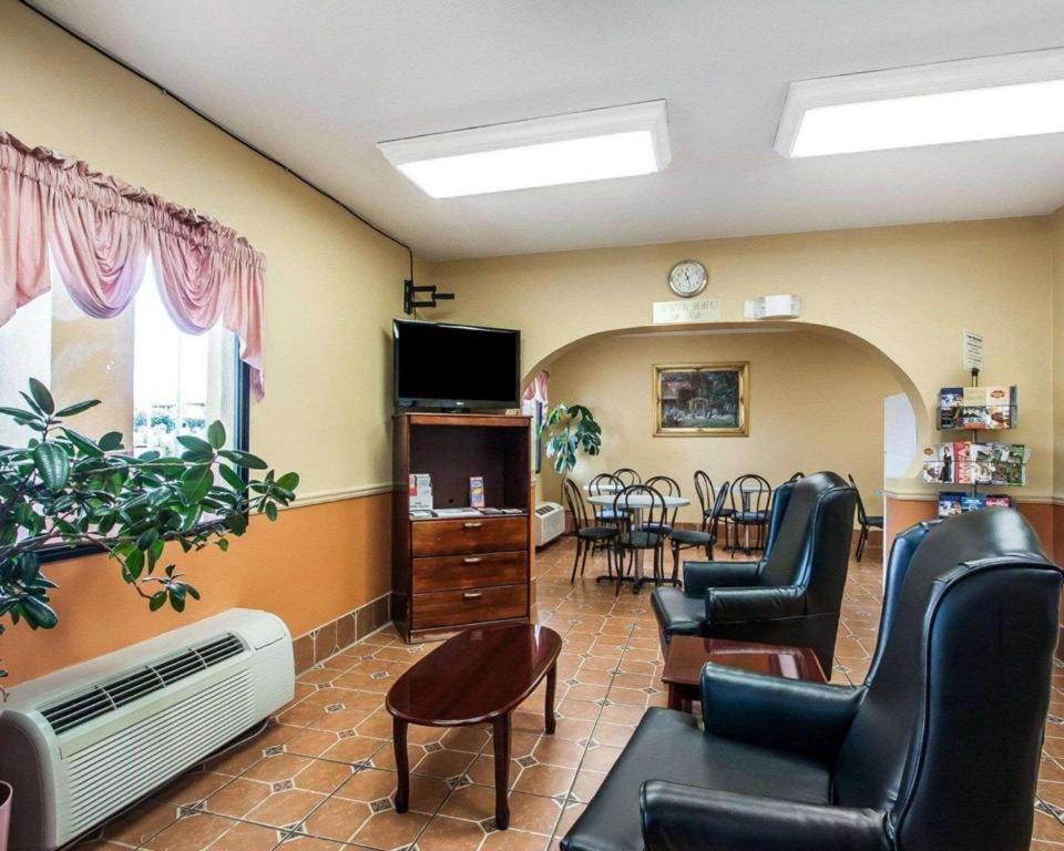Econo Lodge Inn & Suites I-20, Exit 73 توسكالوسا المظهر الخارجي الصورة