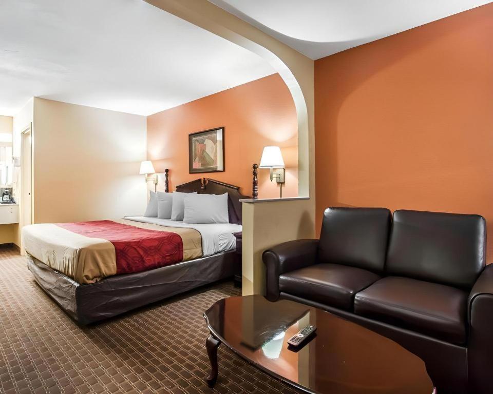 Econo Lodge Inn & Suites I-20, Exit 73 توسكالوسا المظهر الخارجي الصورة