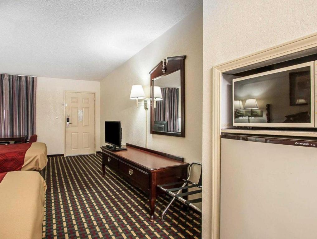 Econo Lodge Inn & Suites I-20, Exit 73 توسكالوسا المظهر الخارجي الصورة