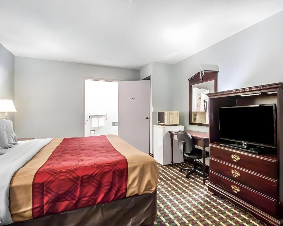 Econo Lodge Inn & Suites I-20, Exit 73 توسكالوسا المظهر الخارجي الصورة