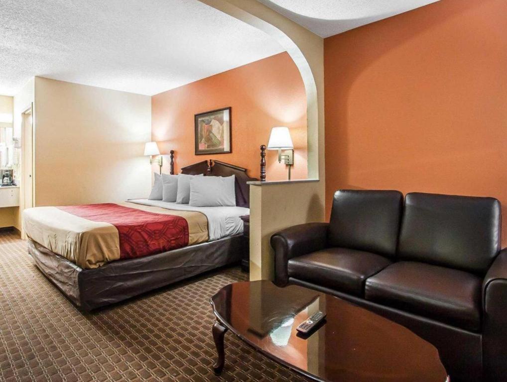 Econo Lodge Inn & Suites I-20, Exit 73 توسكالوسا المظهر الخارجي الصورة