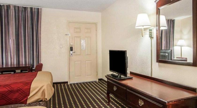 Econo Lodge Inn & Suites I-20, Exit 73 توسكالوسا المظهر الخارجي الصورة