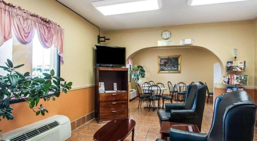 Econo Lodge Inn & Suites I-20, Exit 73 توسكالوسا المظهر الخارجي الصورة